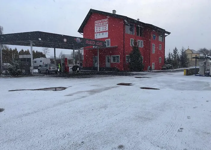 Red Oil Мотель Ловосице